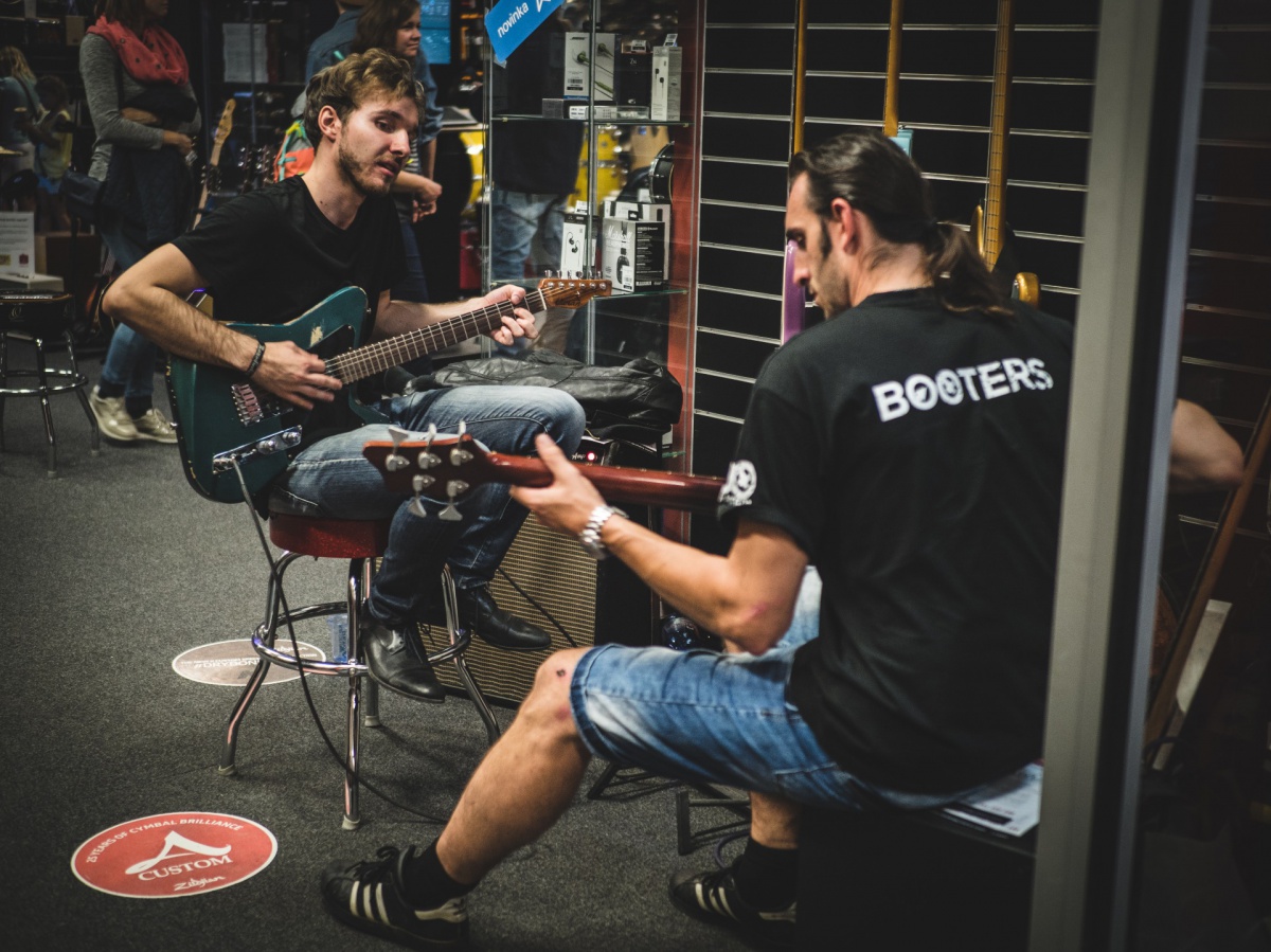 Kytara od Vivian Guitars foto: Jan Nožička Kytara od Vivian Guitars foto: Jan Nožička