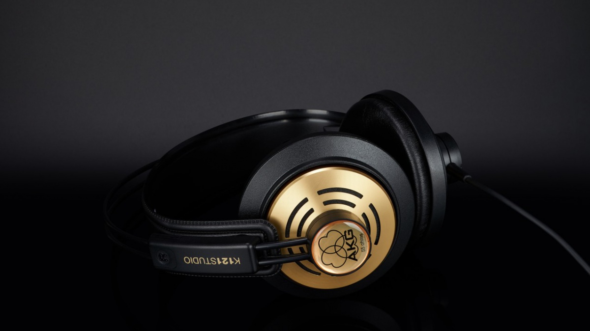 AKG K121 Studio AKG K121 Studio