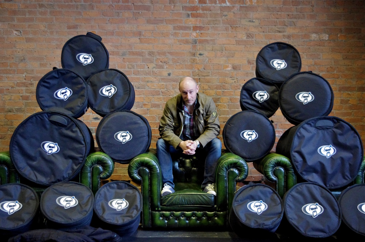 Luxusnější značkou je Protection Racket Luxusnější značkou je Protection Racket