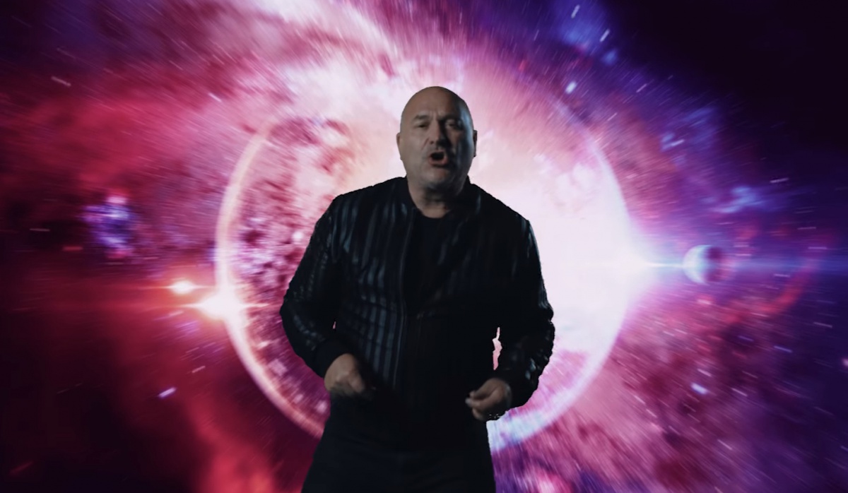Michal David ve videu Už svítá, zdroj: YouTube Michal David ve videu Už svítá, zdroj: YouTube