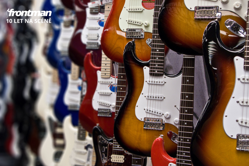 Fender Stratocaster je jeden ze standardů světa elektrických kytar