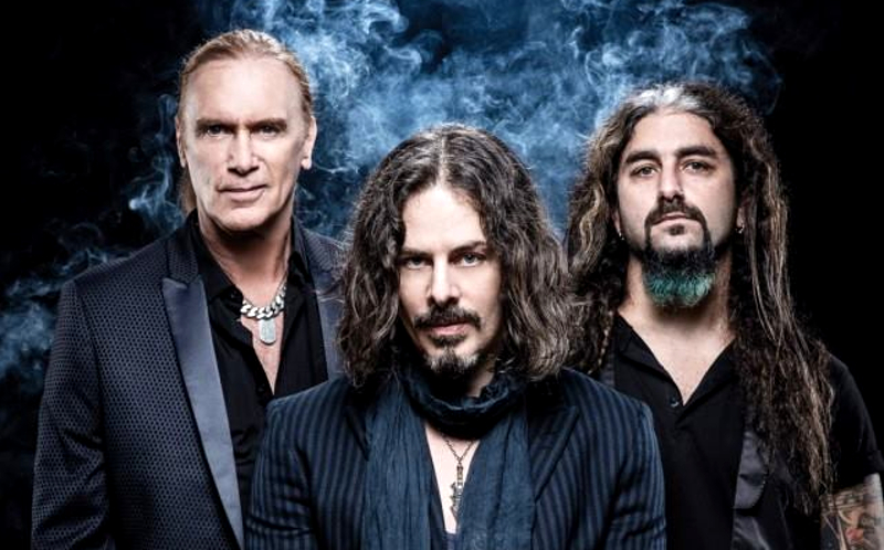The Winery Dogs: žádná kapela pod psa The Winery Dogs: žádná kapela pod psa