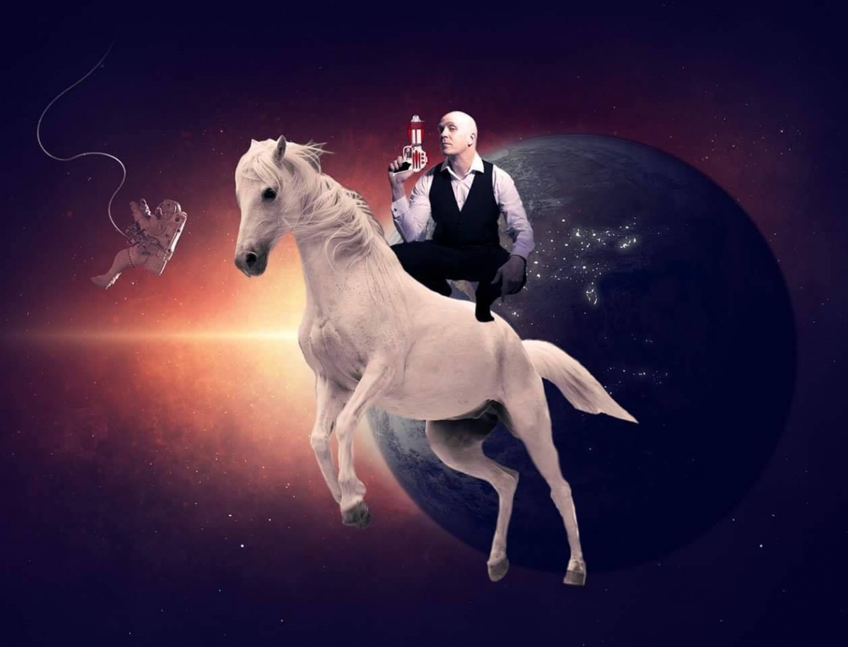 Devin Townsend, zdroj: Photoshop Me! Devin Townsend, zdroj: Photoshop Me!