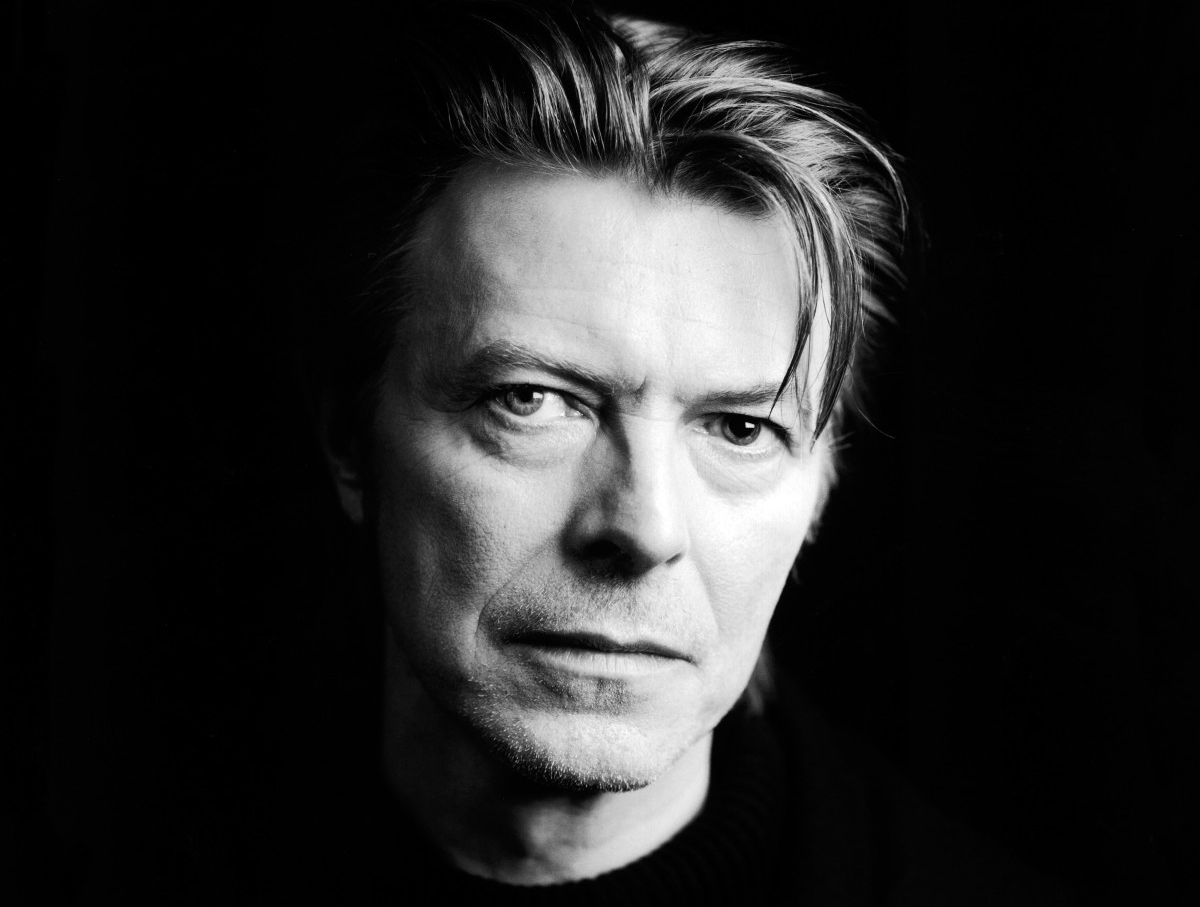 Nejste David Bowie – svět vám po vydání vašeho "utajeného" alba u nohou ležet nebude Nejste David Bowie – svět vám po vydání vašeho "utajeného" alba u nohou ležet nebude
