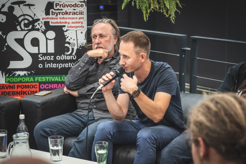 Jakub Nový na jednom z panelů Festiwallu 2020. | Foto: Jan Nožička