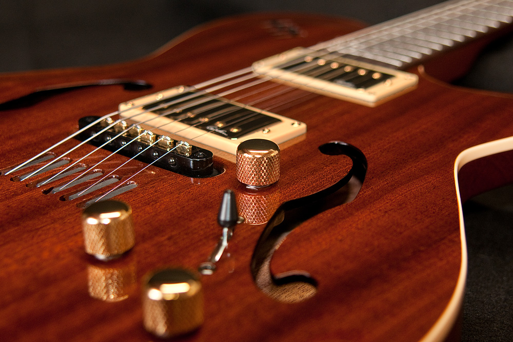 Godin Montreal Natural Mahogany Godin Montreal Natural Mahogany