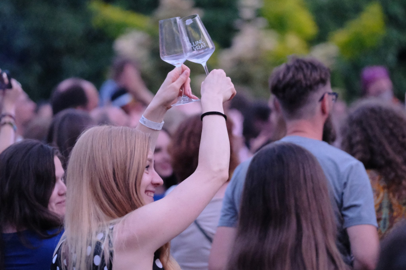 Nyní už opavský festival Slunovrat předchází pověst kvalitní hudby i gastronomie. | Foto: archiv festivalu