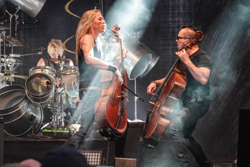 Schopnost vytvářet bohaté a dynamické zvukové krajiny pouze pomocí tří violoncell tu je bezkonkurenční. | Foto: Timo (Wikimedia Commons)