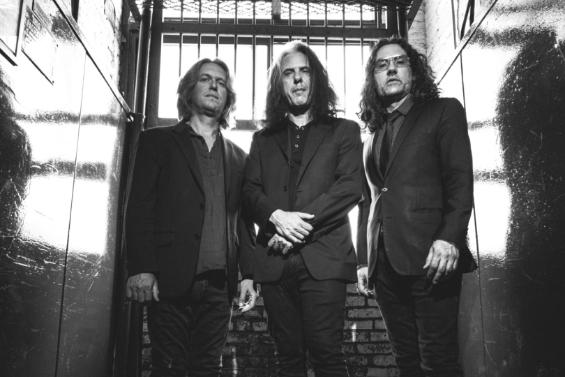 Naživo Alex Skolnick Trio přináší energickou show, ve které se potkávají jazzové prvky s progresivními harmoniemi a syrovostí rockové kytary. | Foto: Obscure Promotion