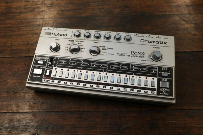 Automatický bubeník TR 606 Drumatix skončil ve výprodejích Automatický bubeník TR 606 Drumatix skončil ve výprodejích