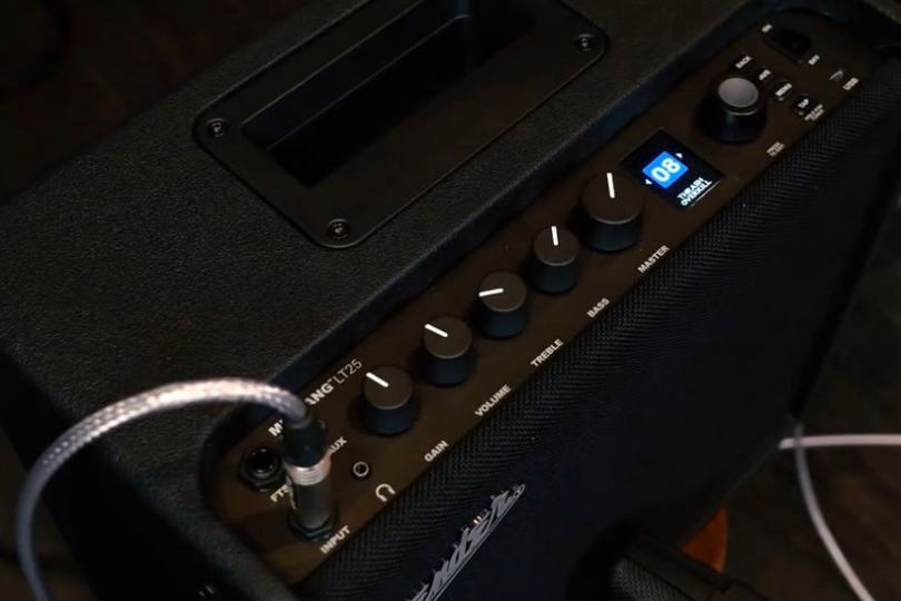 Modelingová komba Fender Mustang LT25 a Rumble LT25 | frontman.cz