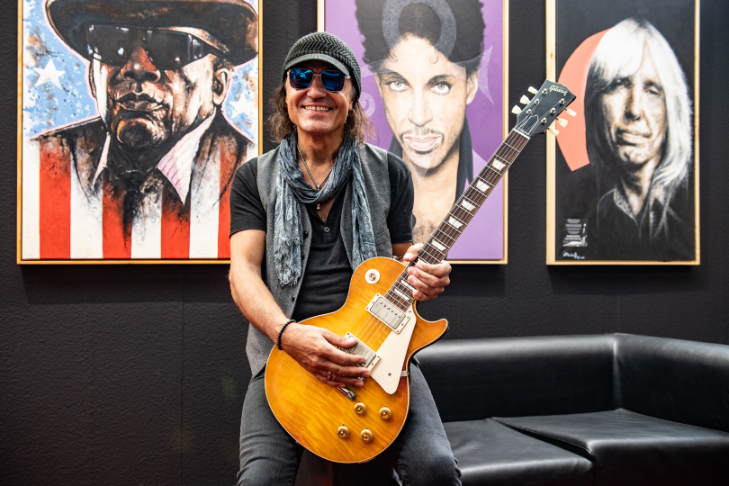 Pózující Matthias Jabs (Scorpions) na minulém ročníku | Zdroj: Messe Frankfurt Exhibition GmbH / Pietro Sutera