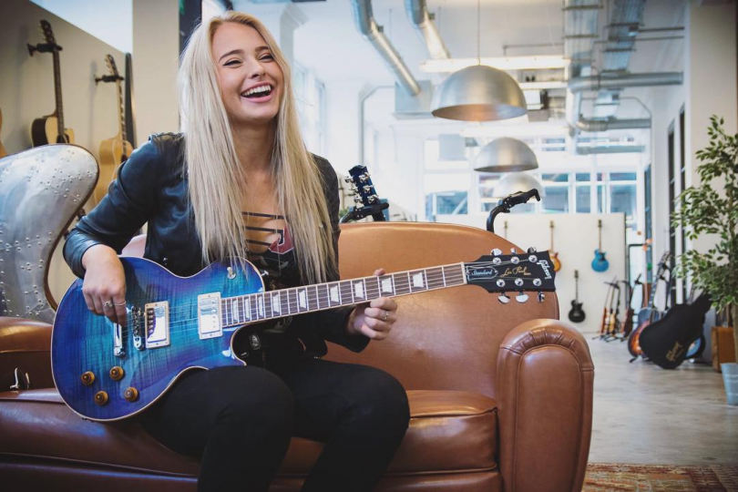 Niekoľko rokov hrávala na Gibson Les Paul 2015 Anniversary model | Foto: archiv Sophie Lloyd