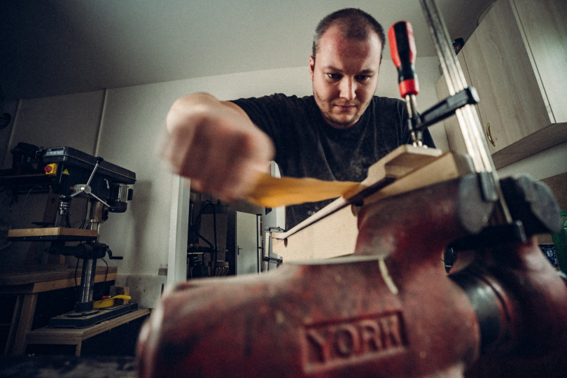 Broušení krku| Foto: Archiv Wolf guitars