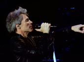 Bon Jovi už jsou starší kousci, kteří jsou si vědomi, že po čtyřiceti letech svou tvorbou žádné další velké zemětřesení již nezpůsobí. | Foto: slgckgc (Wikimedia Commons)