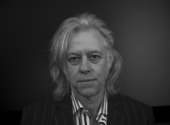 Irského zpěváka Boba Geldofa si každý bude pamatovat nepochybně jako aktivistu, zejména bojovníka proti hladomoru v Africe. | Foto: Alfred Weidinger | CC BY 2.0 Deed