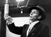 Frank Sinatra cca v roce 1955 v Capitol Studios (Los Angeles, USA). | Foto: Picryl