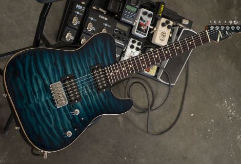 Nástroj s finishem ve variantě Arctic Blue Burst | Foto: web Tom Anderson Guitarworks