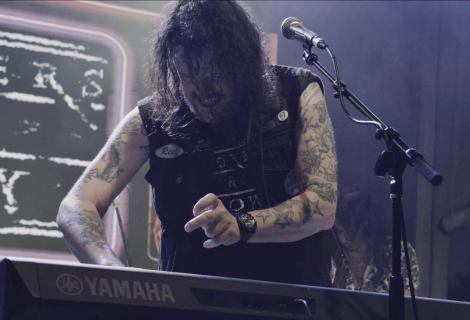Deska neoplývá hity, ale za to na ní najdete promyšlený songwriting, upřímné texty a poctivou práci. | Foto: Facebook umělce Deska neoplývá hity, ale za to na ní najdete promyšlený songwriting, upřímné texty a poctivou práci. | Foto: Facebook umělce