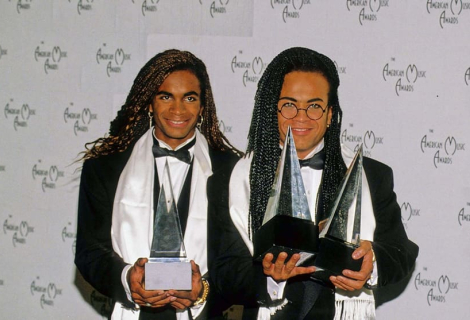 Milli Vanilli to v devadesátkách vyhnali do extrému bezostyšným celoplaybackem, kde ani nezpívali oni. | Foto: Globe Photos / Mediapunch / Shutterstock