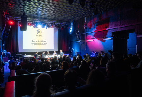 Hlavním zaměřením letošního ročníku hudební konference ReConnect a klubové noci Batch je posilování hudební komunity. | Foto: Vojta Kuřátko Hlavním zaměřením letošního ročníku hudební konference ReConnect a klubové noci Batch je posilování hudební komunity. | Foto: Vojta Kuřátko