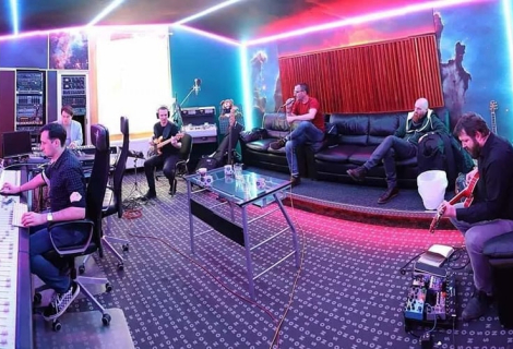 Tomáš Průša Band ve studiu SONO při nahrávání desky Černá a bílá (2021). [ Foto: archiv kapely