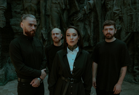 Jinjer umí napsat barevnou kompozici, v níž hluboké basové stopy, groovy kytary a Tatianino melodické frázování posouvají sound kapely do harmoničtějšího světa. | Foto: Promo kapely