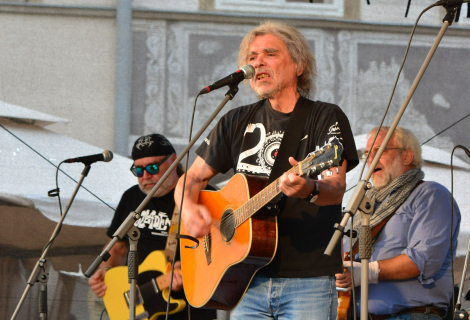 Krausberry ctí starou školu blues rocku, a ta je krásně slyšet i na posledním počinu. | Foto: archiv a FB Krausberry