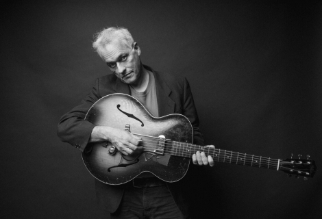 V každém ze svých projektů je Marc Ribot jiný, a přitom stále svůj. | Foto: Ebru Yildiz