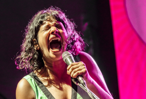 Zná Shilpa Ray teorii, nebo se řídí instinkty? Ilustrační foto: Ondřej Koščík, koscik.photos