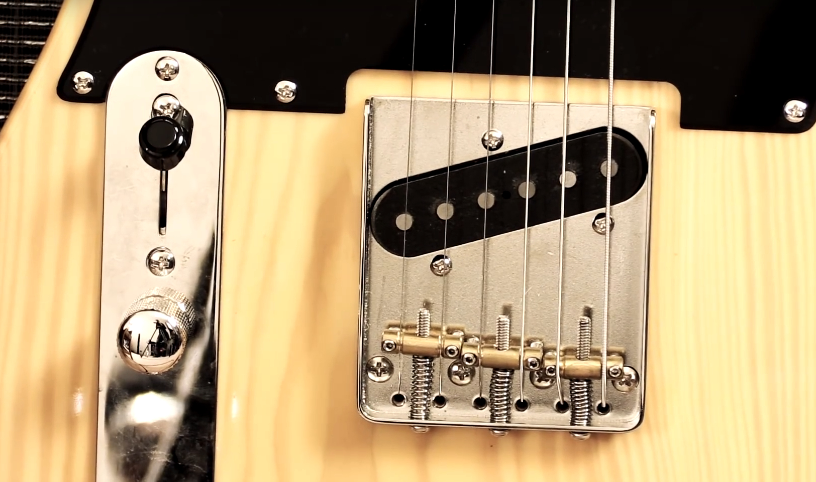 Fender Squier Classic Vibe Telecaster 50's MN BB, zdroj: YouTube Fender Squier Classic Vibe Telecaster 50's MN BB, zdroj: YouTube